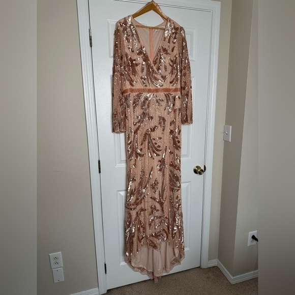MAC DUGGAL Rose Gold Sequined faux wrap split long sleeve gown 16 NWT - Picture 5 of 16